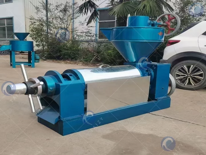Semi-automatic oil pressing machine work