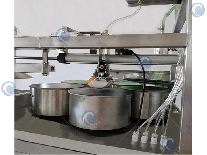 Full automatic lace rice paper processing machine