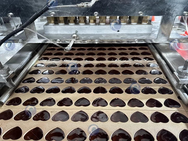 candy making machine details