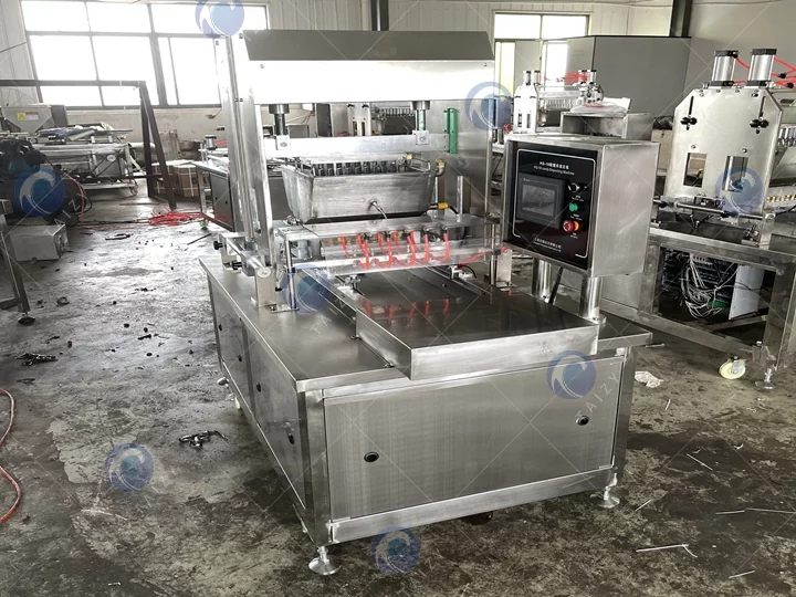 servo controlled candy depositing machine